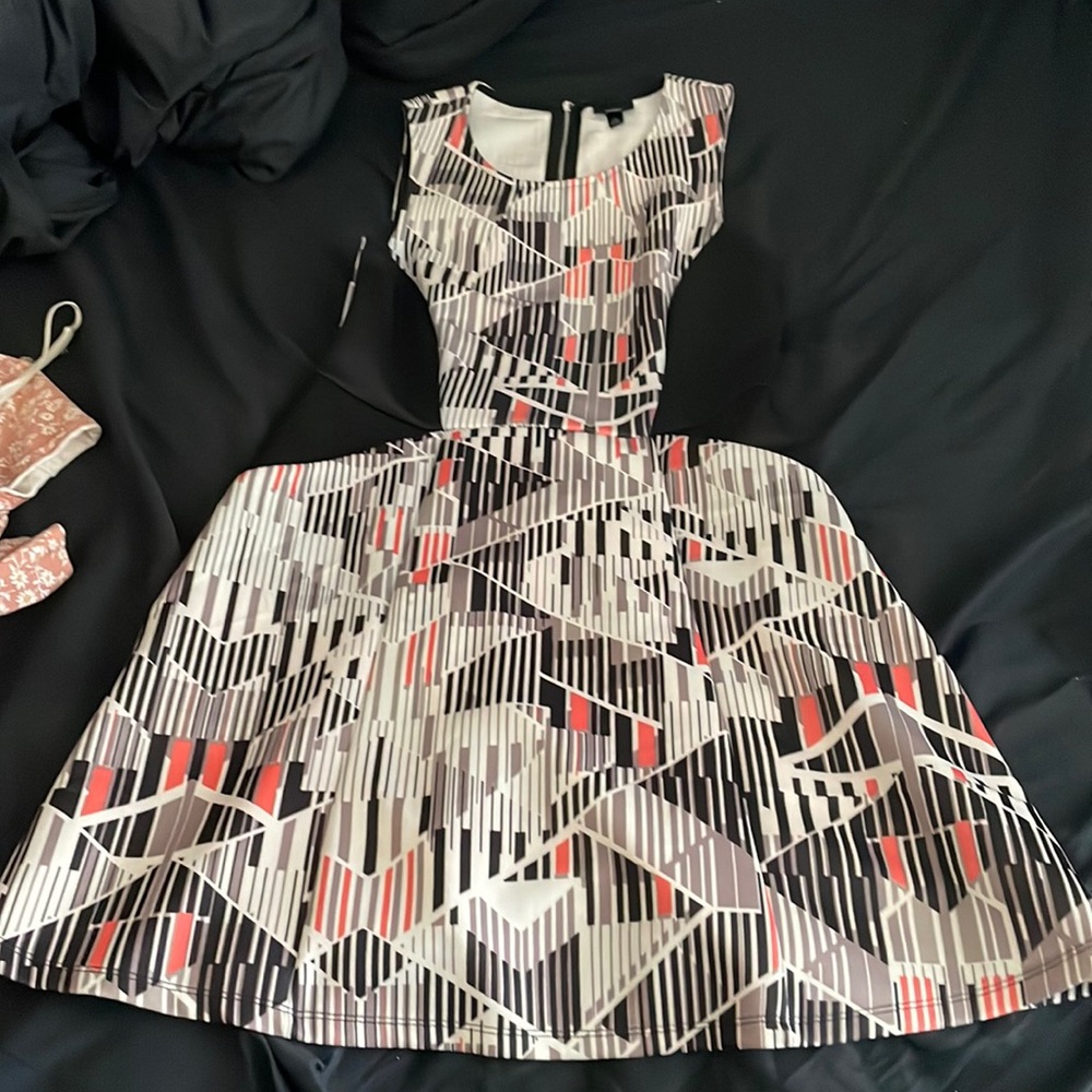 Geometric Dress with pockets